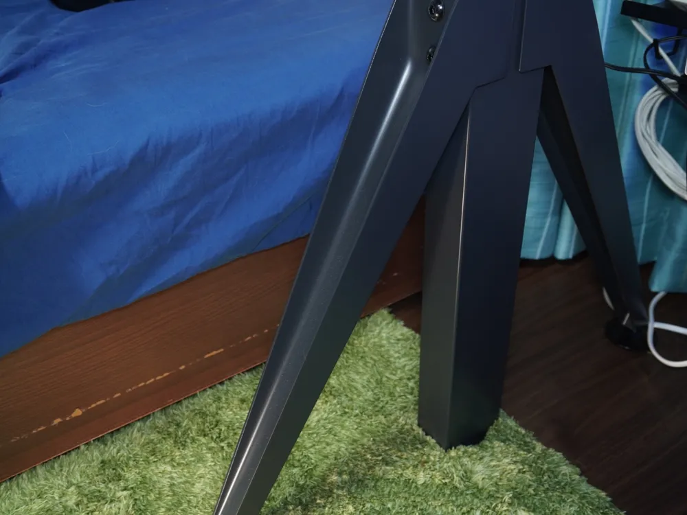 脚 : マグネット