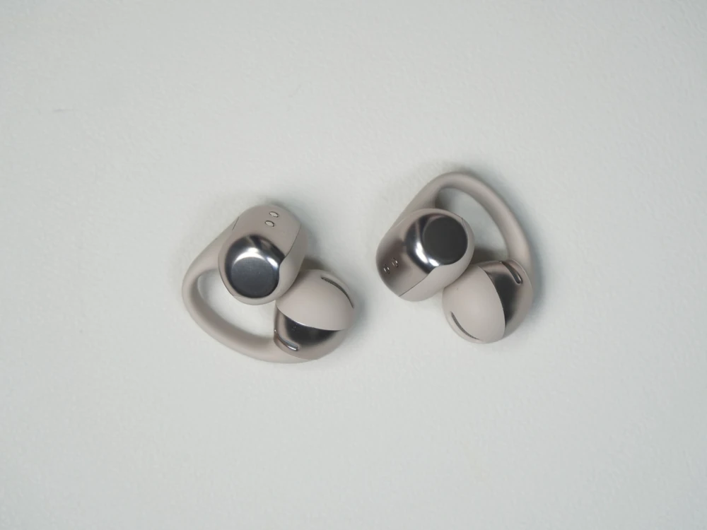 Shokz OpenDots ONEの本体外観(俯瞰)