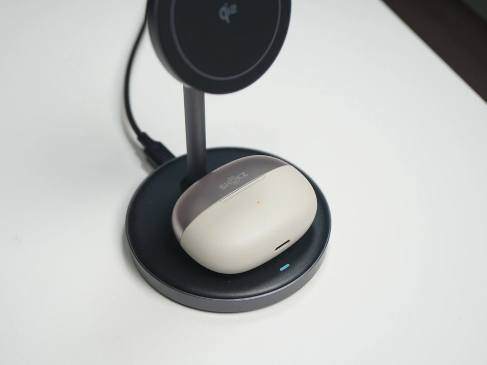 Shokz OpenDots ONEをワイヤレス充電