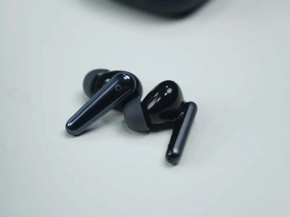 外観ｰイヤホンｰ正面