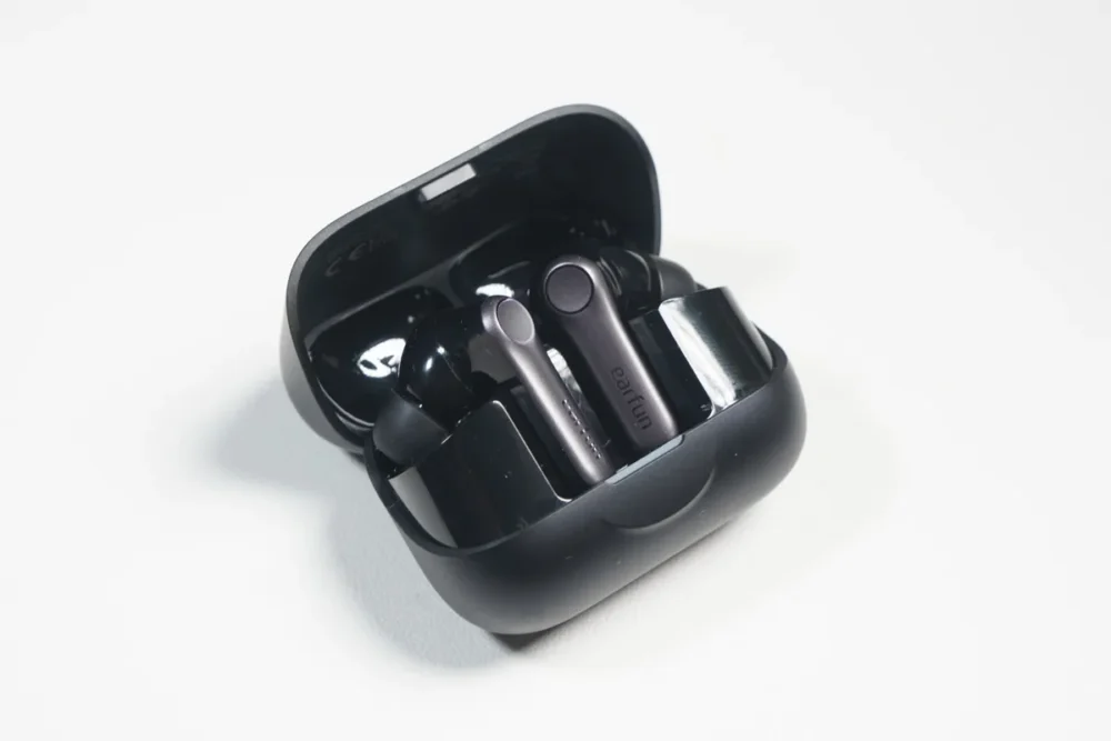 外観ｰケースｰ斜め