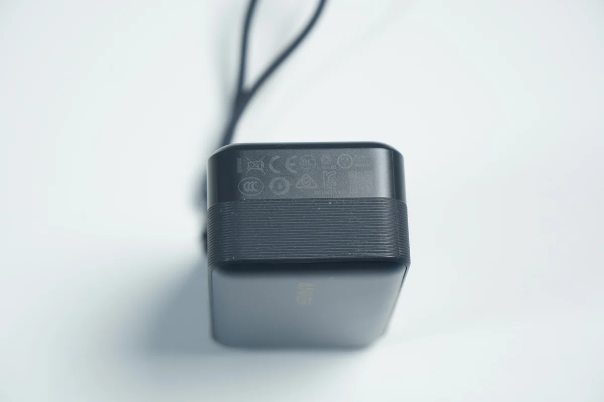 Anker Nano Power Bankの本体に表記された認証マーク