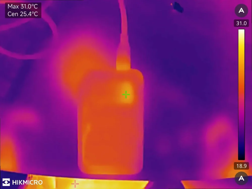 本体を充電した際の直後の表面温度