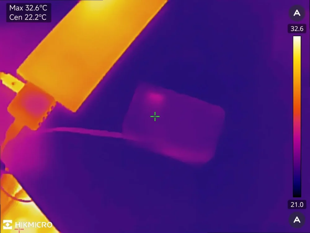 端末を充電した際の直後の表面温度