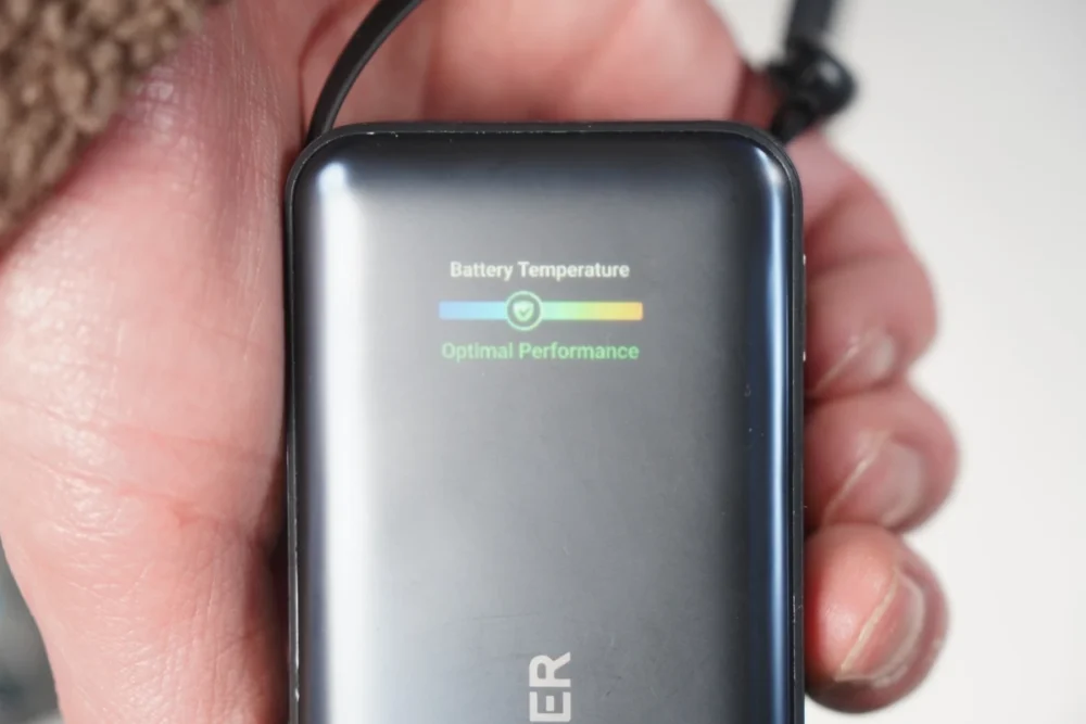 Anker Nano Power Bankのディスプレイ(本体の温度)