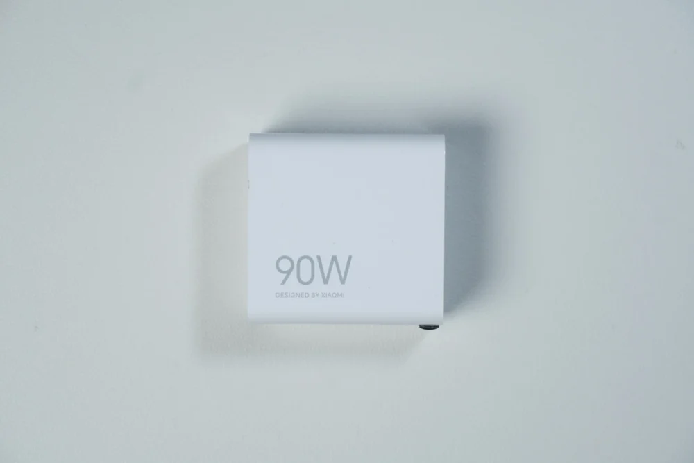 Xiaomi 90W充電器の俯瞰からの画像