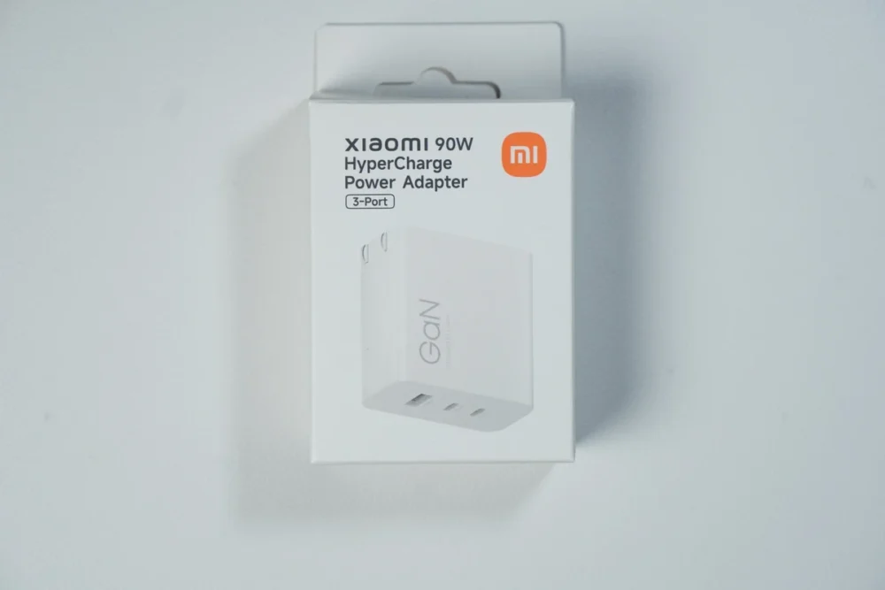 Xiaomi 90W充電器の化粧箱