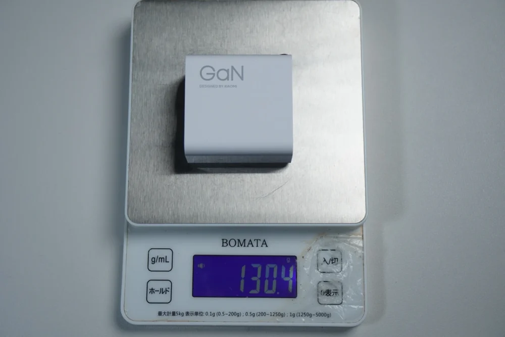 Xiaomi 90W充電器の重量は130.4g