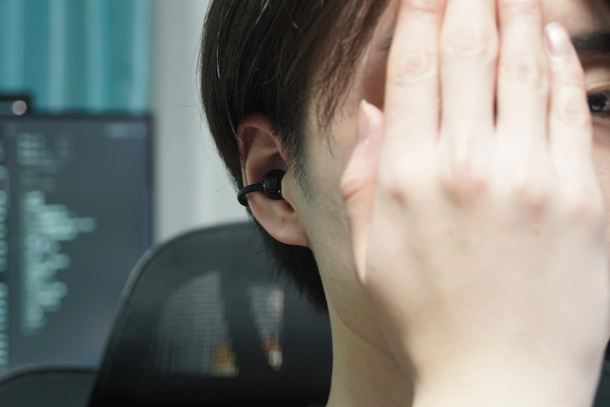 TRUEFREE Clip C10を装着している画像。