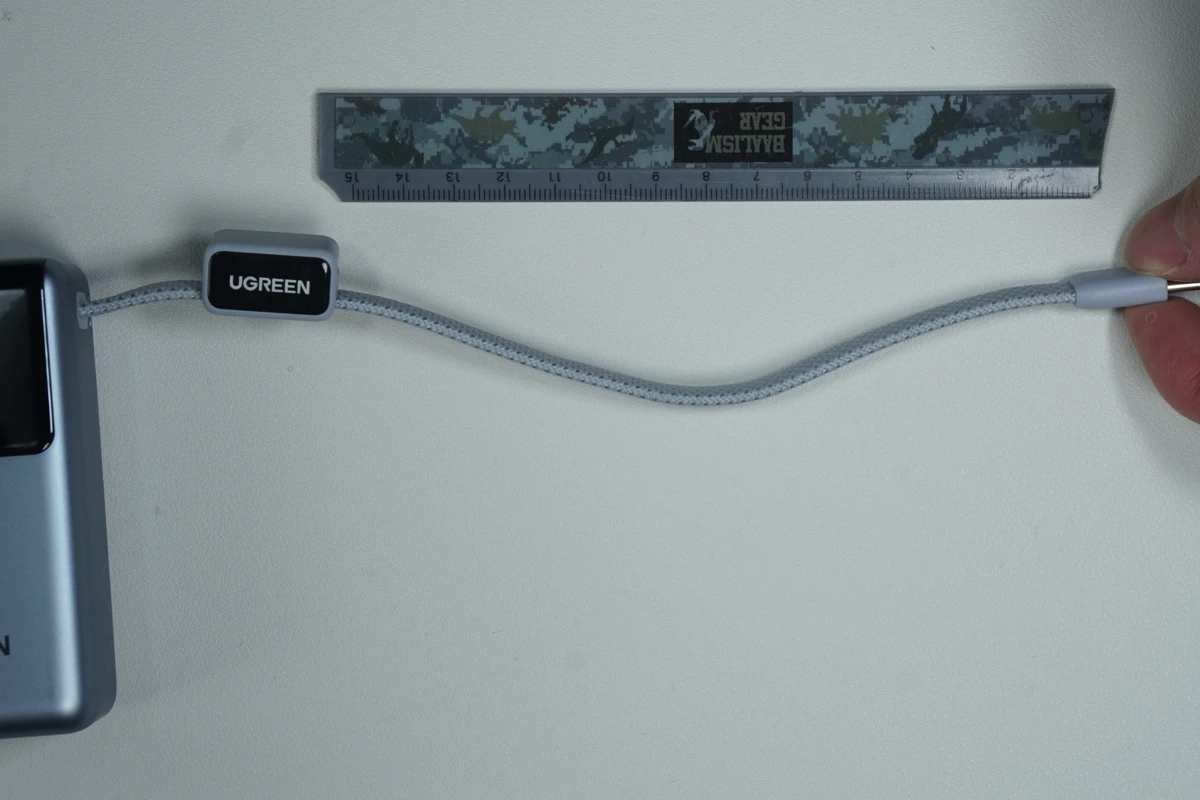 UGREEN PB727の一体型ケーブルの長さ