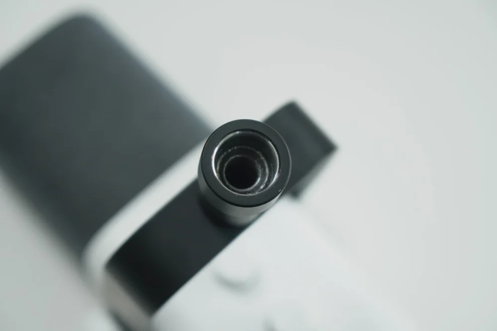 FIFINE AM8のネジ部分