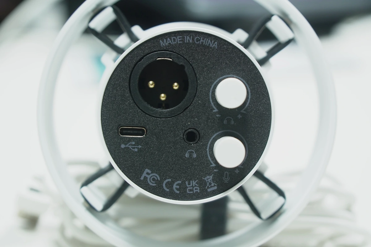 FIFINE K688のポート部分