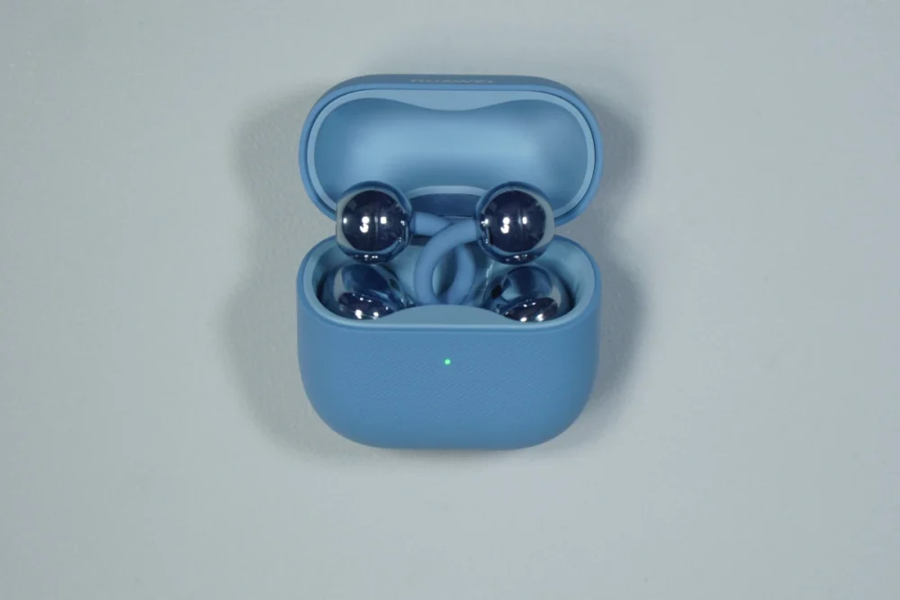 イヤホンの格納方法が凄い