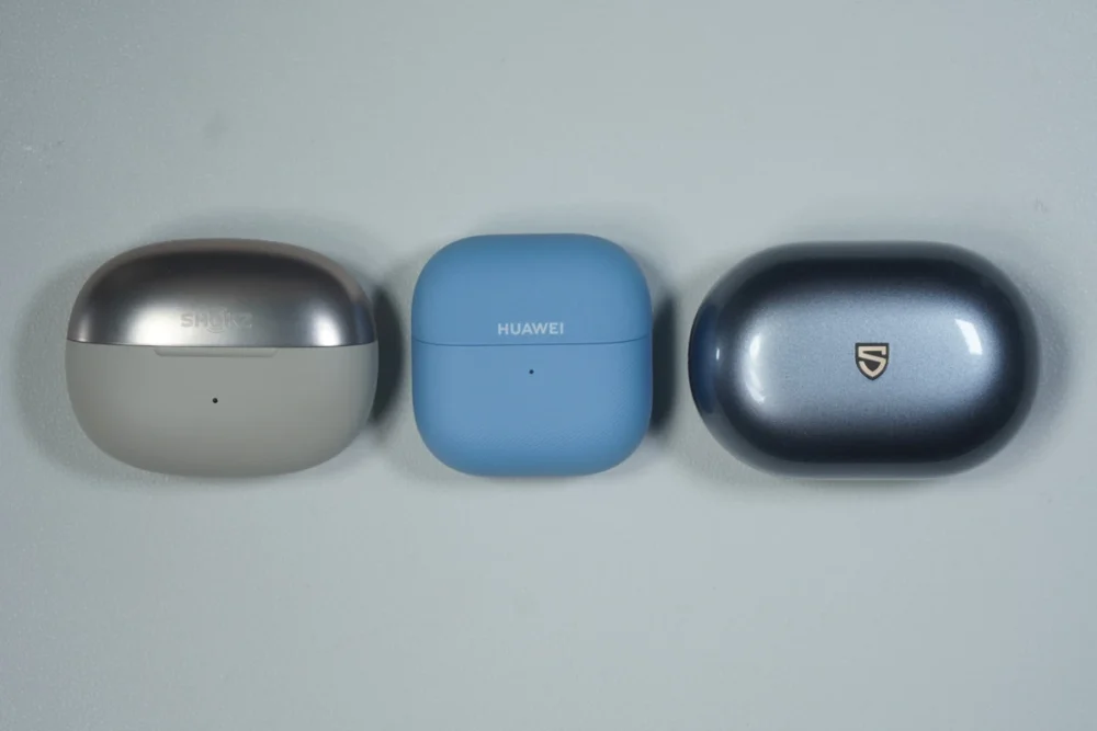 他のイヤーカフ型とのサイズ比較