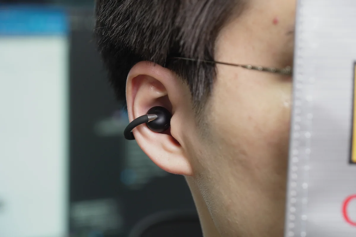 EarFun Clip 2 を実際に耳に装着したフィット感レビュー