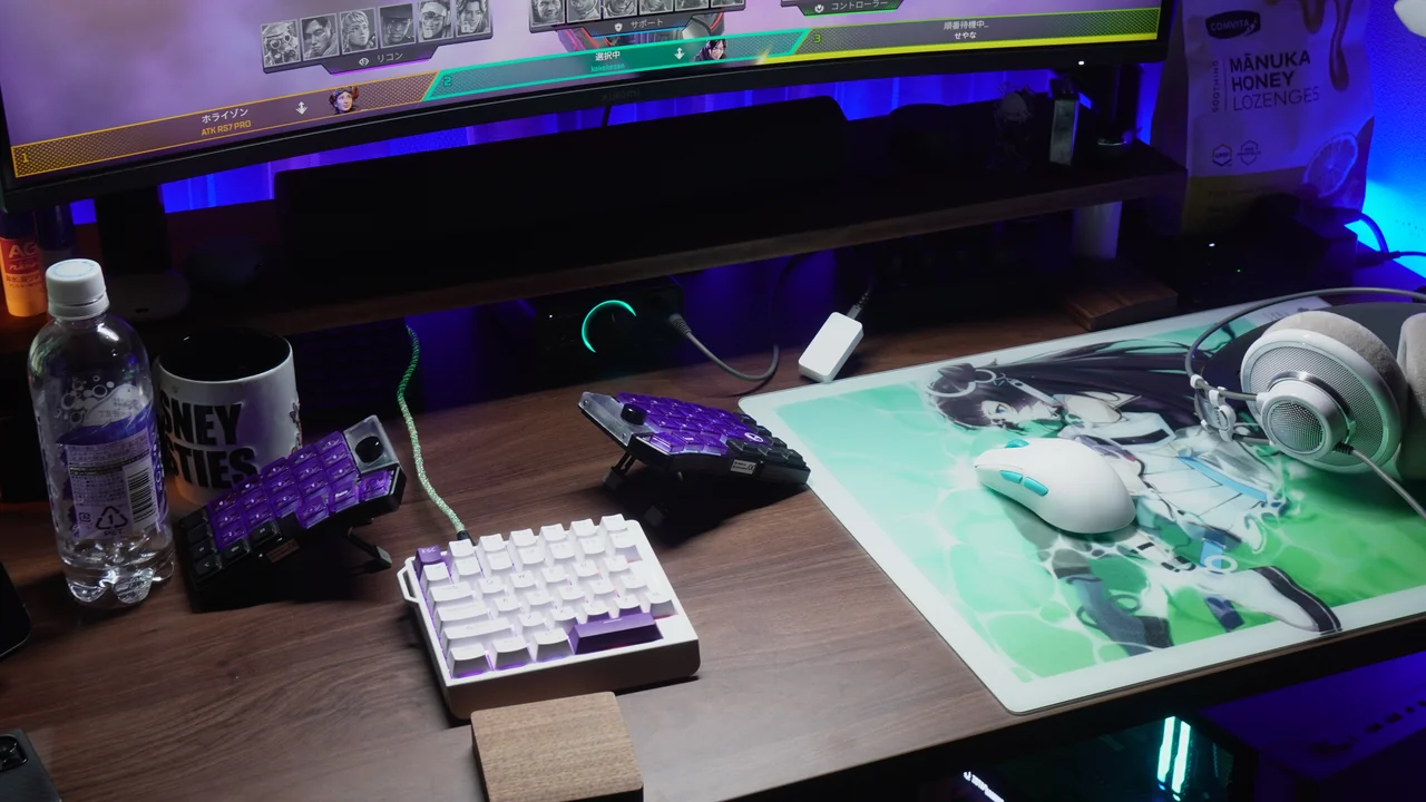 EPOMAKER HE30でApex Legendsのキャラクター選択画面をプレイ中のゲーミング環境