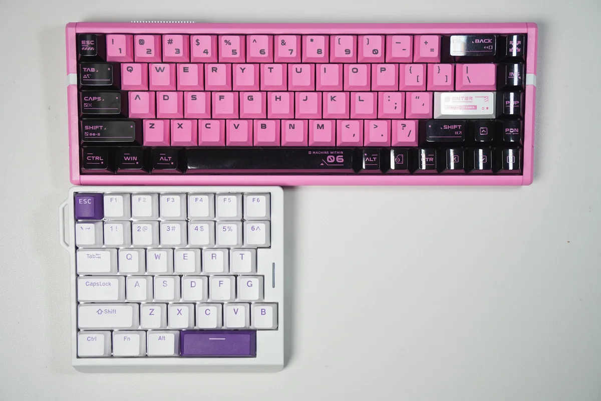 EPOMAKER HE30と65%キーボードのサイズ比較