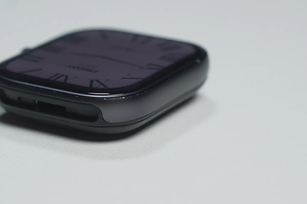 Redmi Watch 5のバンド取り付け部のクローズアップ