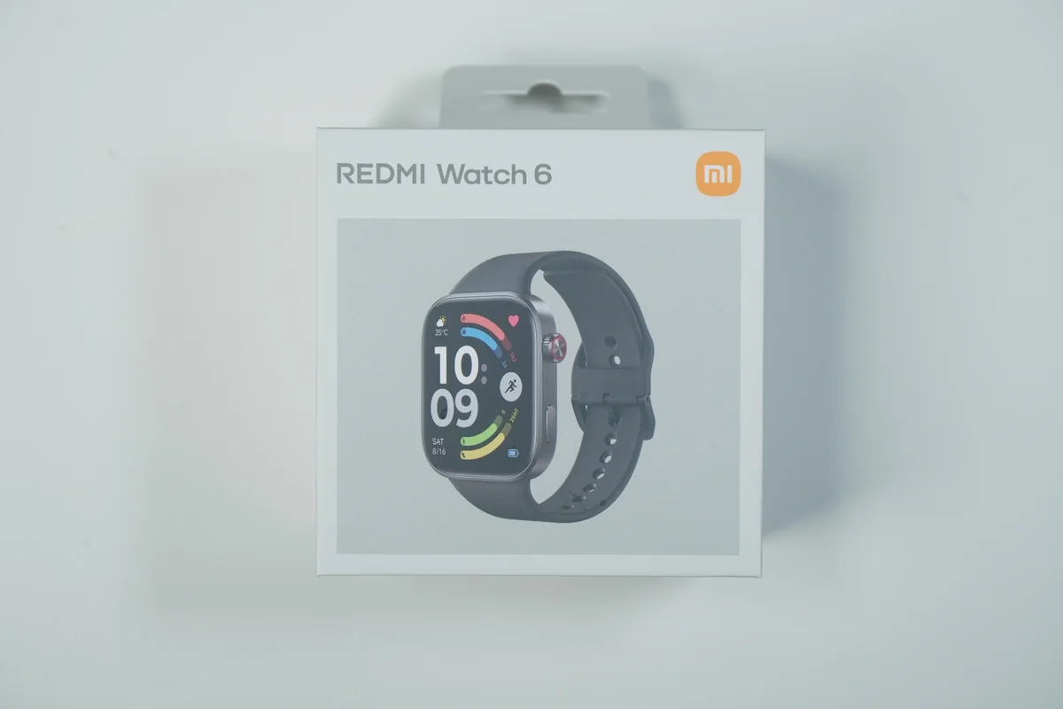 Redmi Watch 6のグレーの製品パッケージ正面