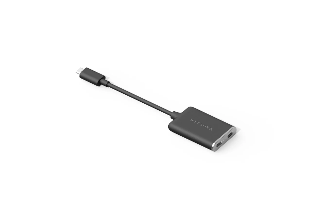 スマホなどで、Luma Ultraを使用しながら充電できるようにするアイテム