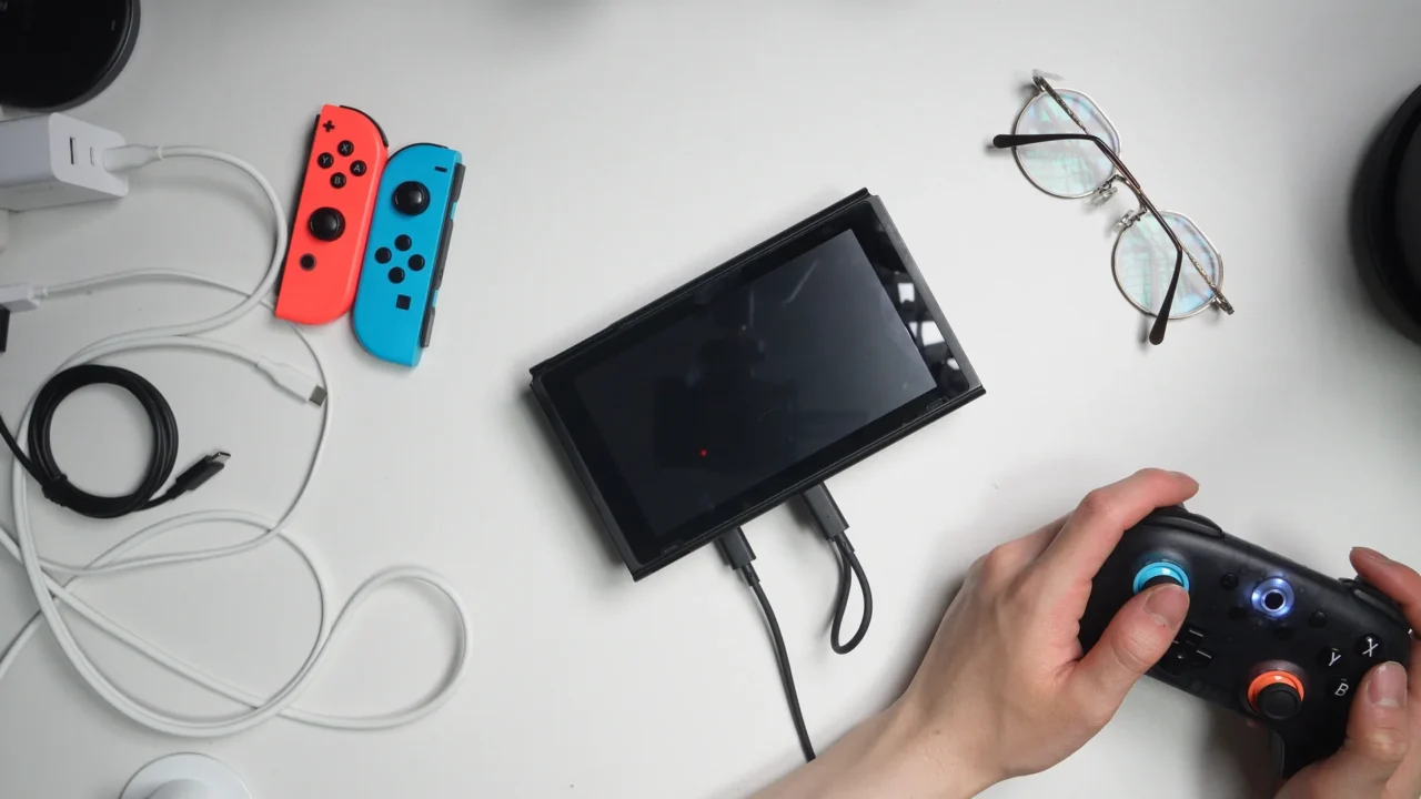 Switchをプロコンで操作し、Luma Ultraに映してプレイする手元