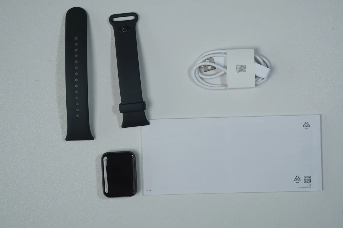 Xiaomi Smart Band 10 Pro本体・交換バンド・充電ケーブルなど同梱物一式