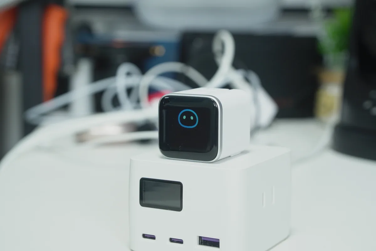  Anker Nano Charger (45W, Display, スイングプラグ)の外観