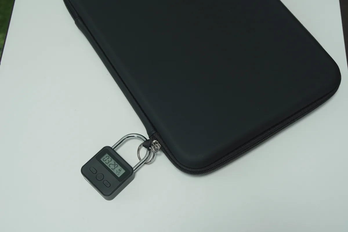 タイムロッキングコンテナを使用している様子