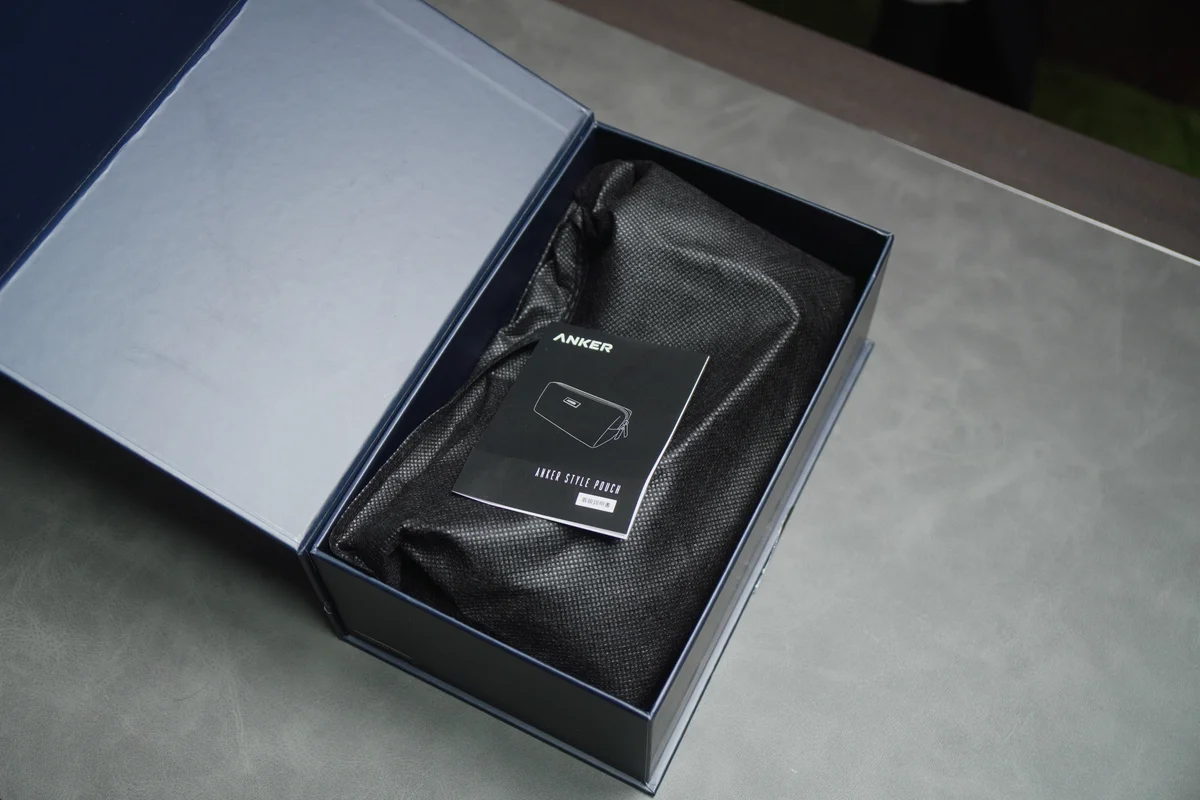 Anker Style Pouchの箱を開封した状態の写真