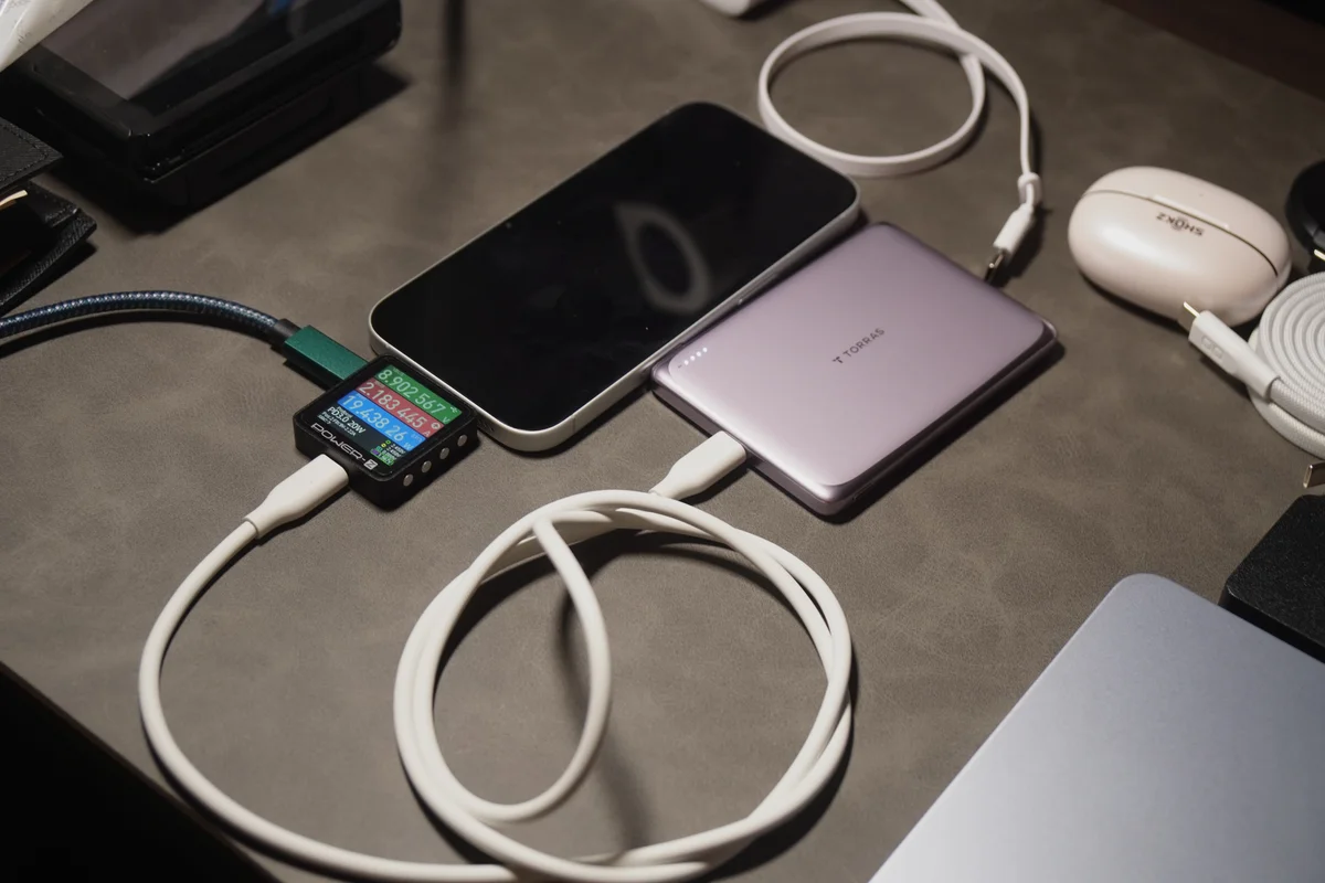 TORRAS MiniMag Proをスマホに装着した写真