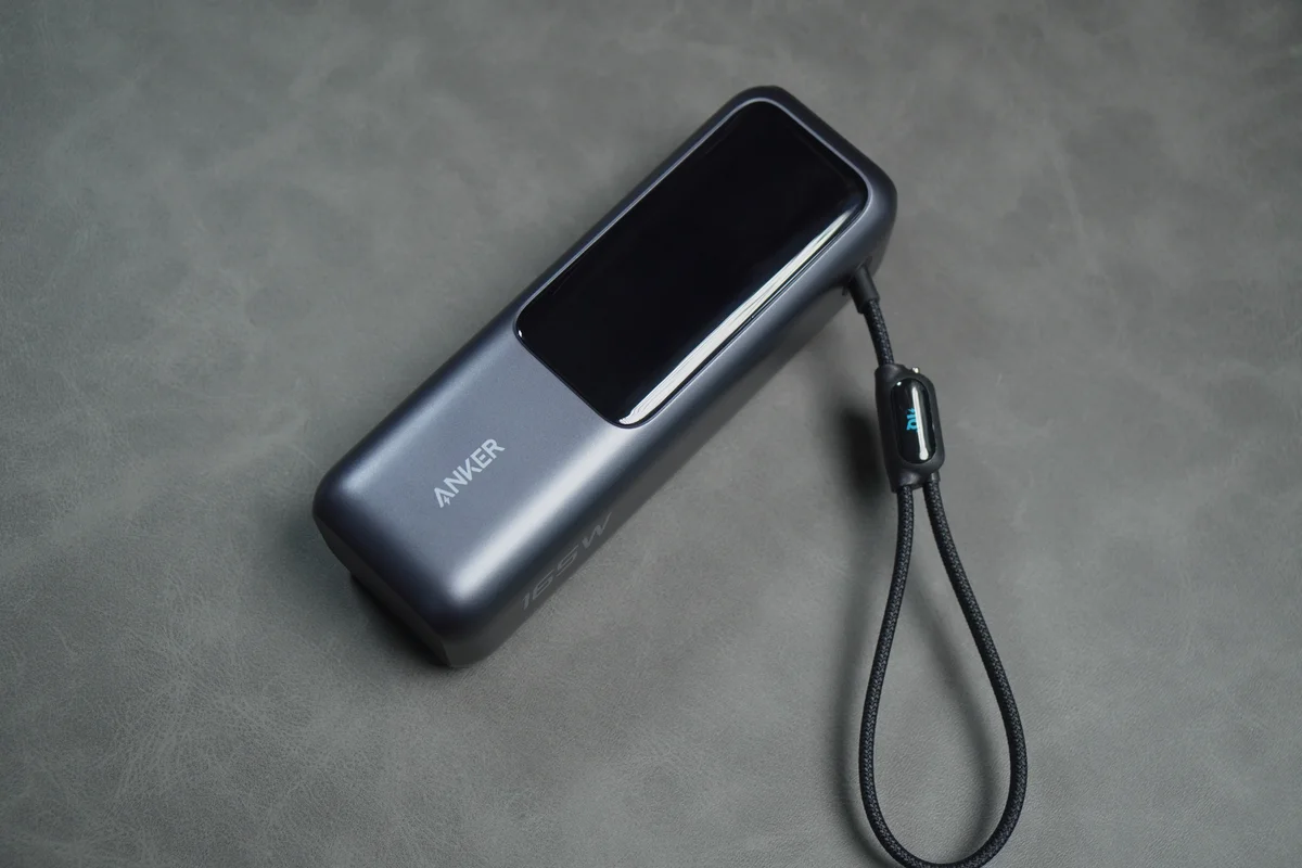 Anker Power Bank(25000mAh, 165W)本体を斜め上から撮影した写真