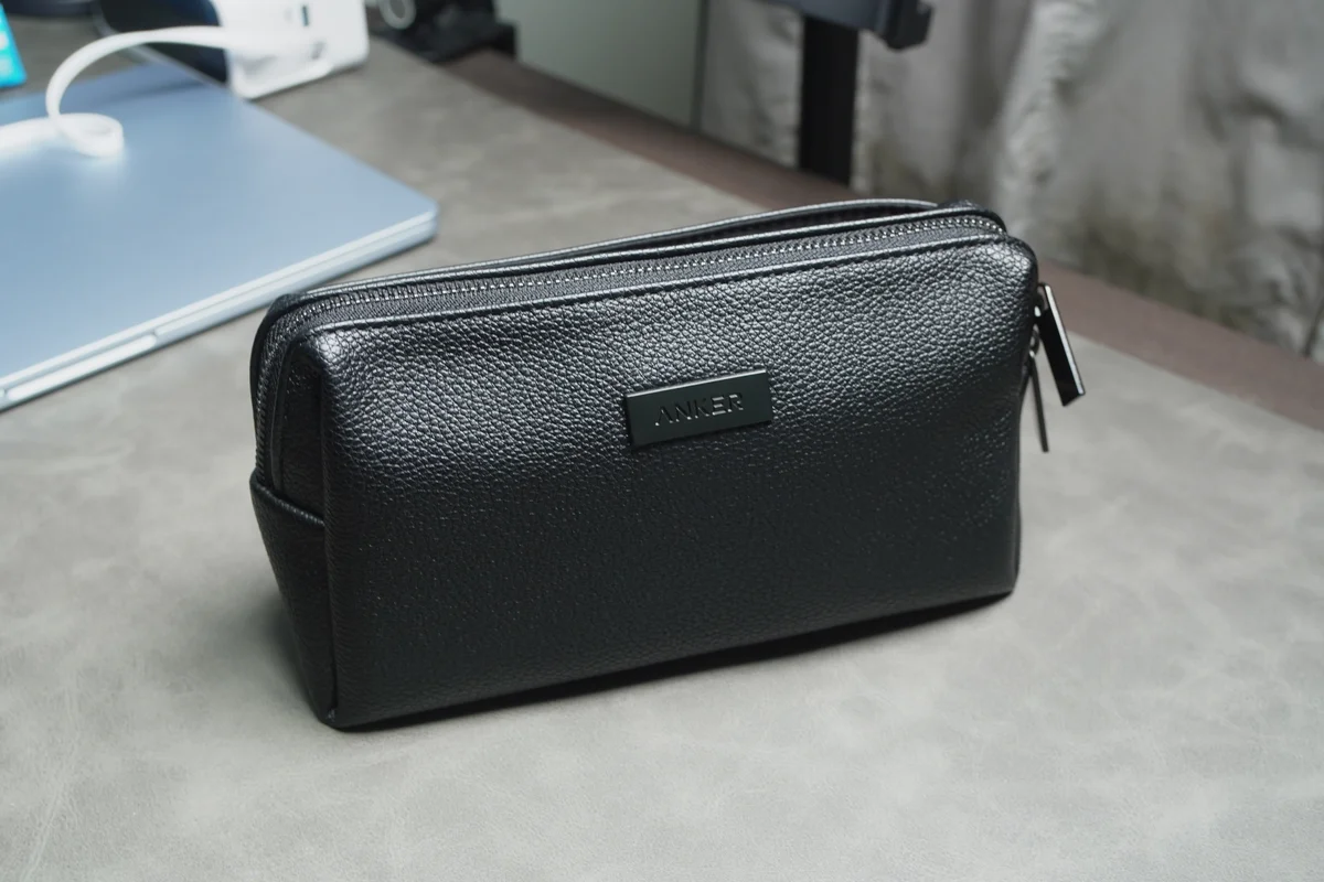 Anker Style Pouchを正面から撮影した写真
