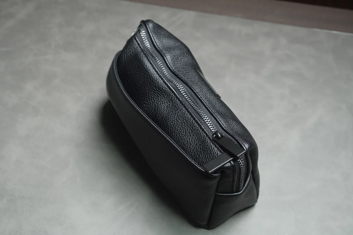 Anker Style Pouchを横向きに置いた写真